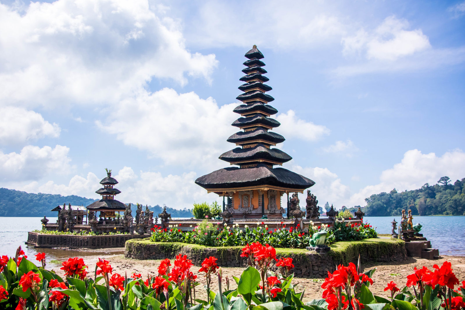 Pura Ulun Danu Beratan Bali S Famous Water Temple Alexis